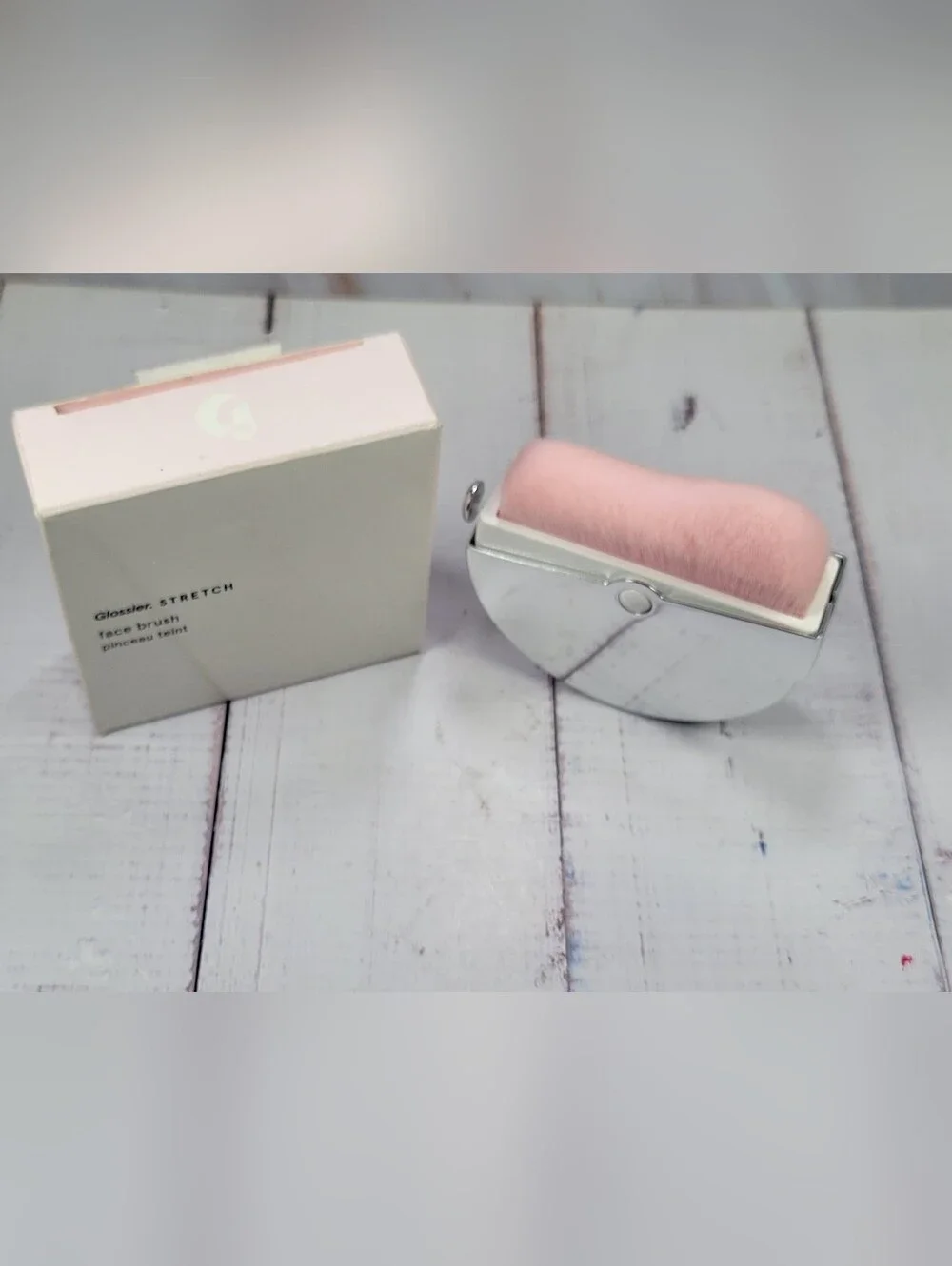 Glossier Stretch Blending and Buffing Face Brush BNIB